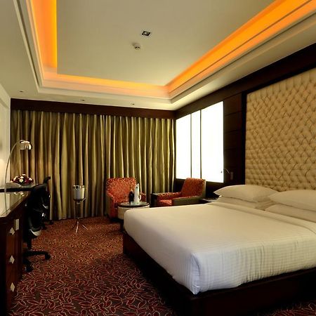 Amara Hotel Chandīgarh Buitenkant foto